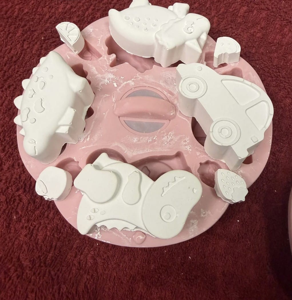 Tiny adventure mold