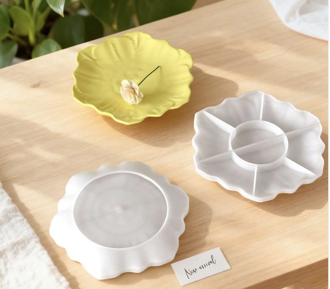 Petal wave dish mold