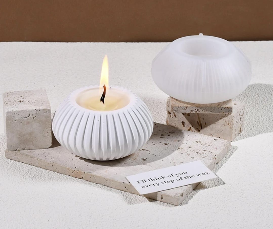 Pleated orb vessel mold