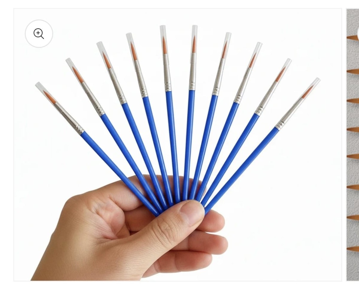 pointed paint brush