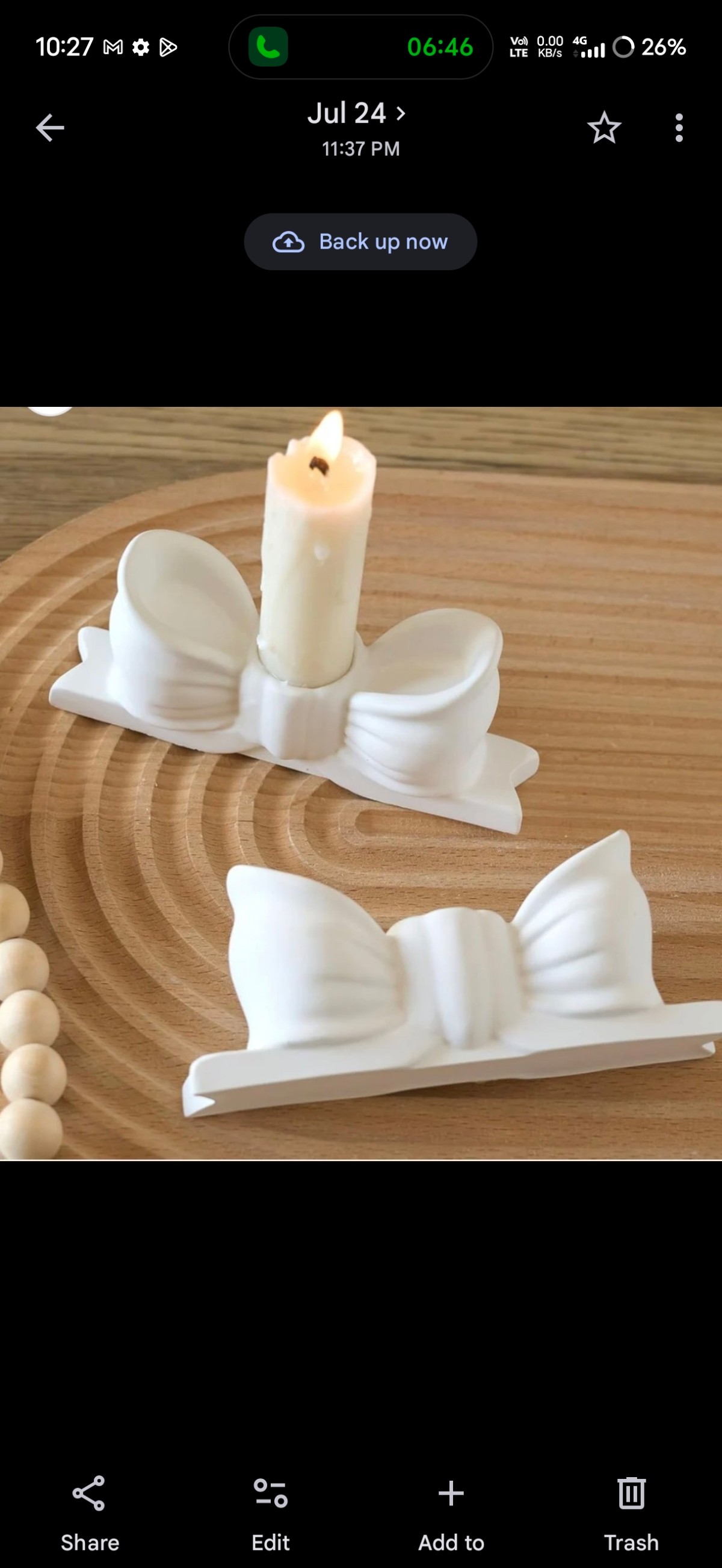 Bow candle holder concrete product.